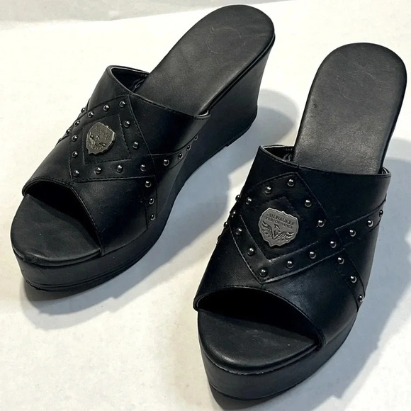 Milwaukee Performance Women Black Leather causal wedge open toe sandals. Size 9. - Picture 1 of 16